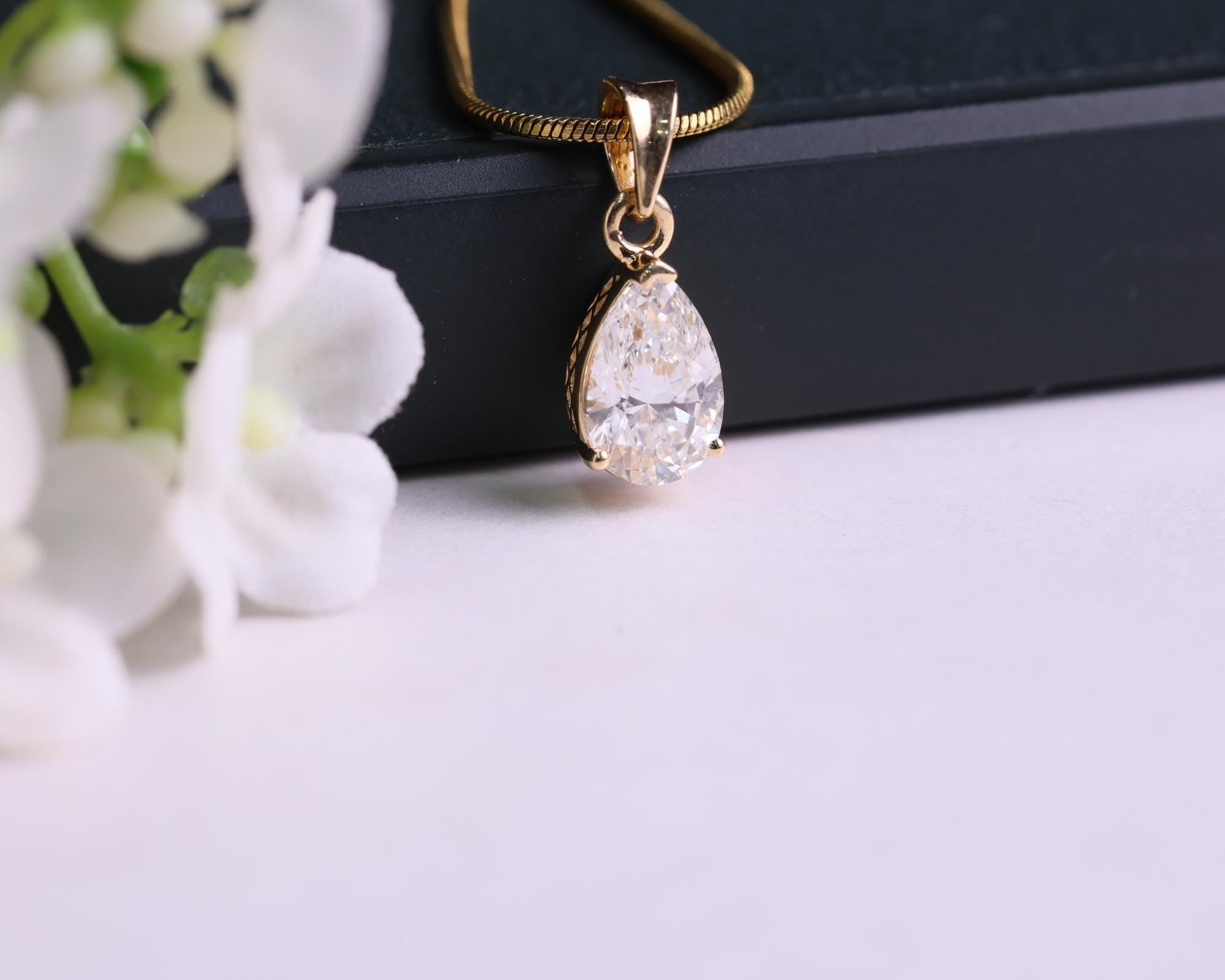 Pear Lab Diamond Solitaire Pendant, 14K Gold