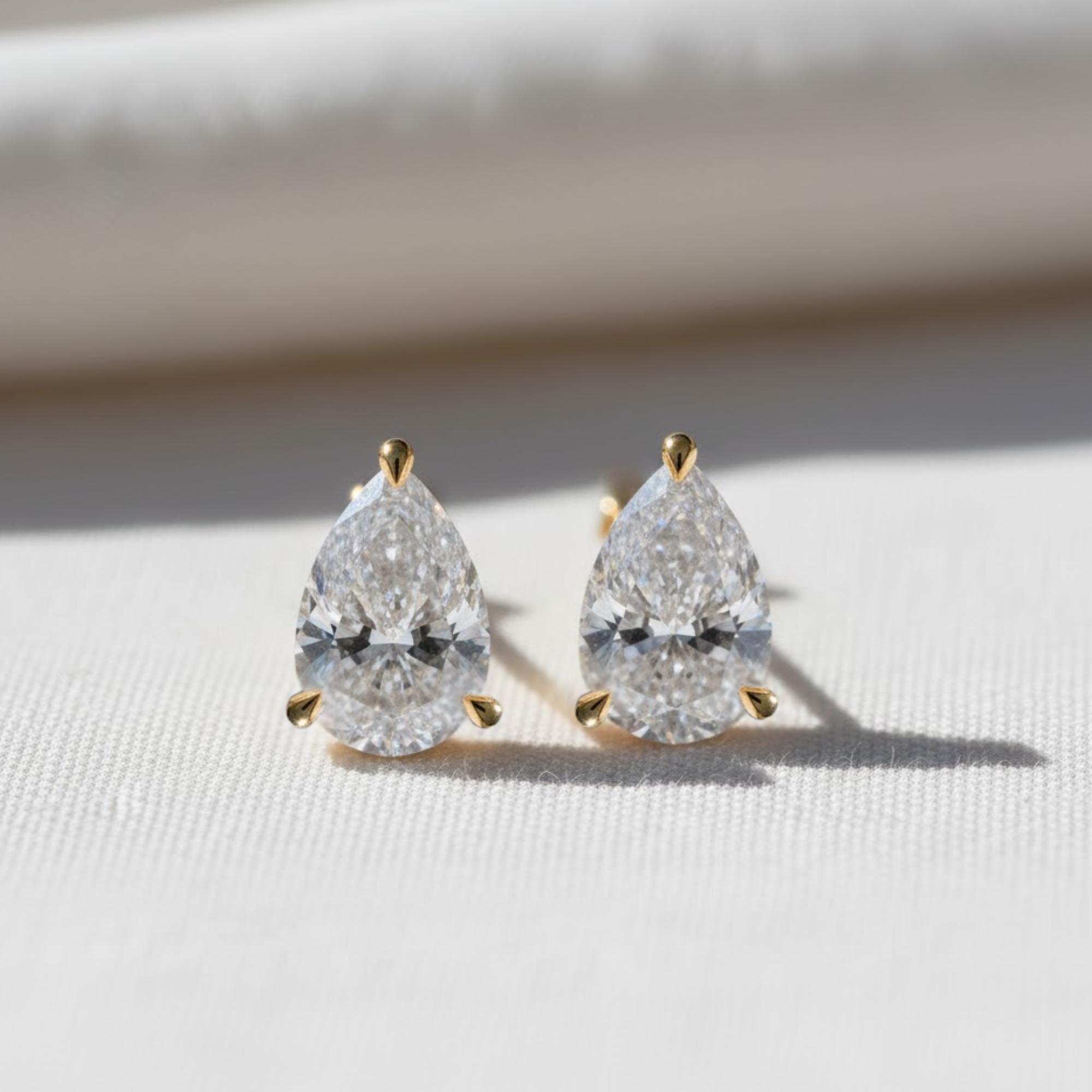 Pear Lab Diamond Stud Earrings