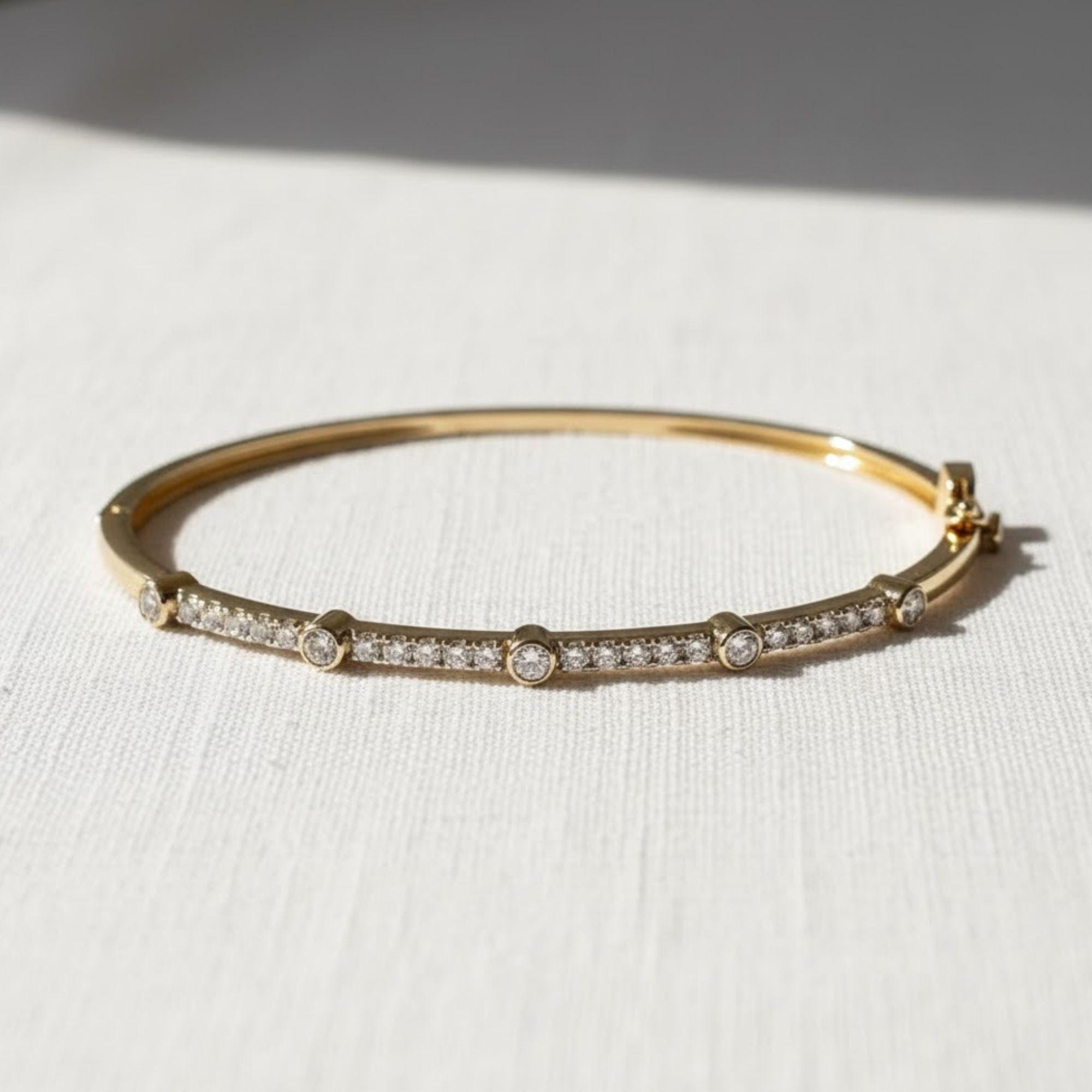 Round Cut Diamond Gold Bangle Bracelet
