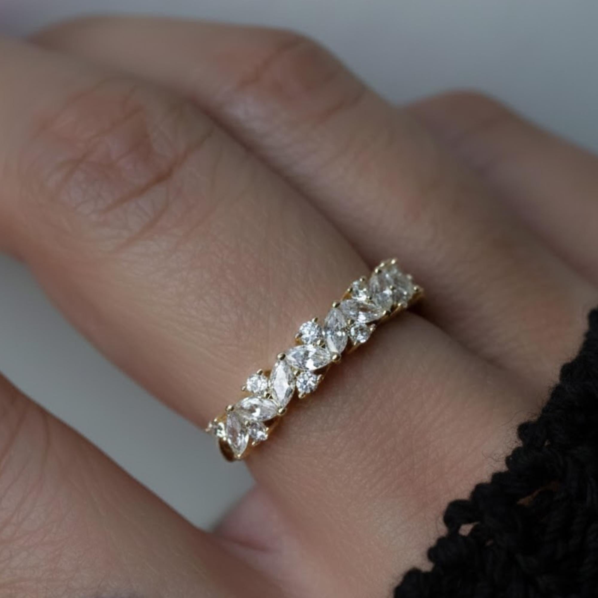 Marquise Diamond Ring / Marquise Diamond Wedding Ring in 14K Solid Gold / Alternating Marquise Round Diamond Ring 14K Gold / Stackable Band