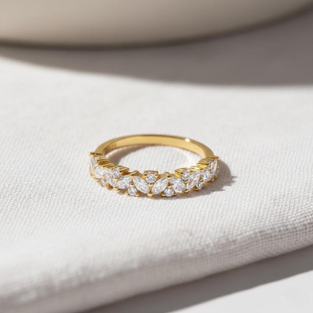 Marquise Diamond Ring / Marquise Diamond Wedding Ring in 14K Solid Gold / Alternating Marquise Round Diamond Ring 14K Gold / Stackable Band
