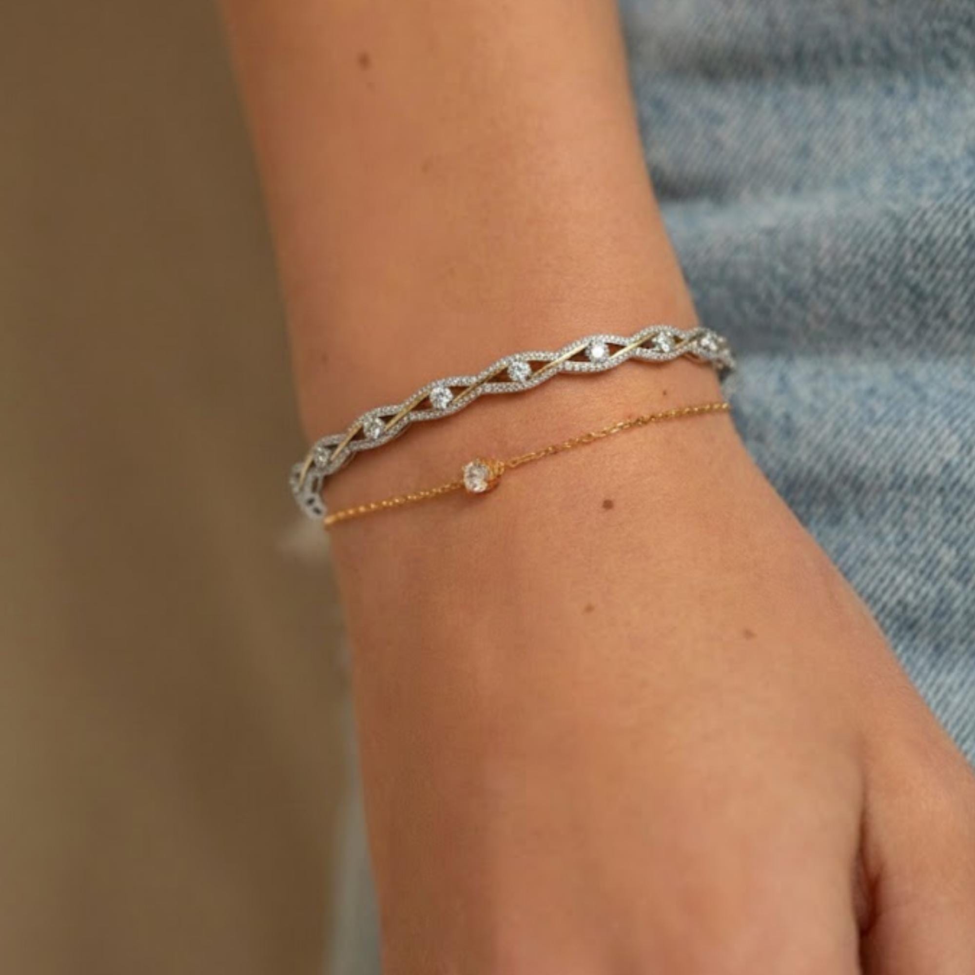 14K Gold Round Diamond Bangle Bracelet