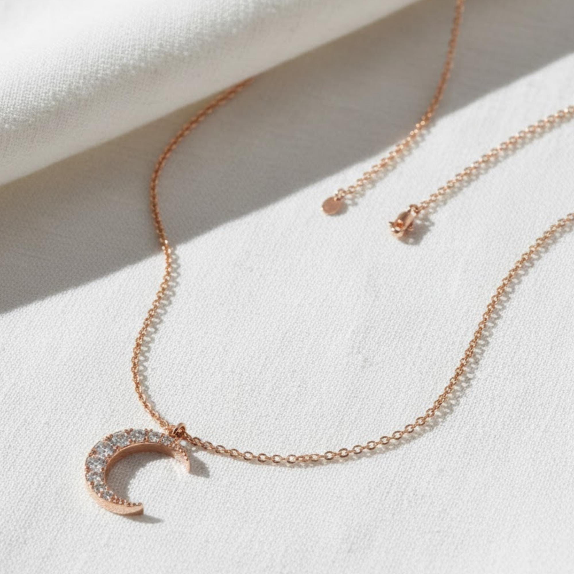 14K Solid Gold Crescent Moon Pendant Necklace