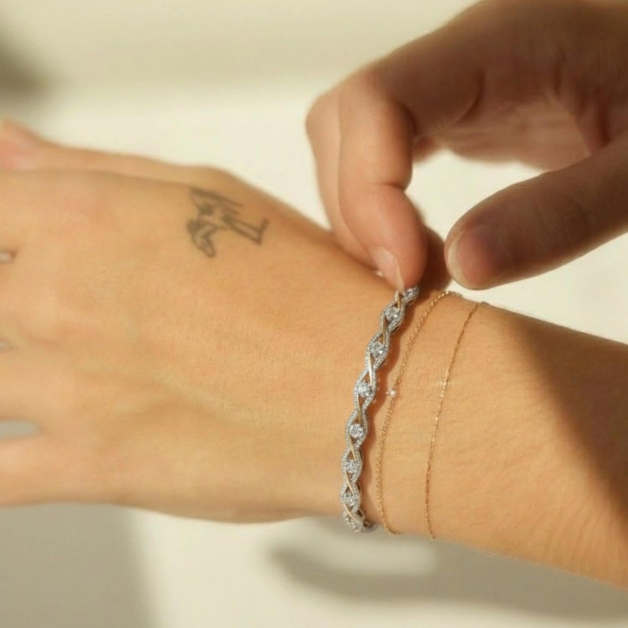 14K Gold Round Diamond Bangle Bracelet
