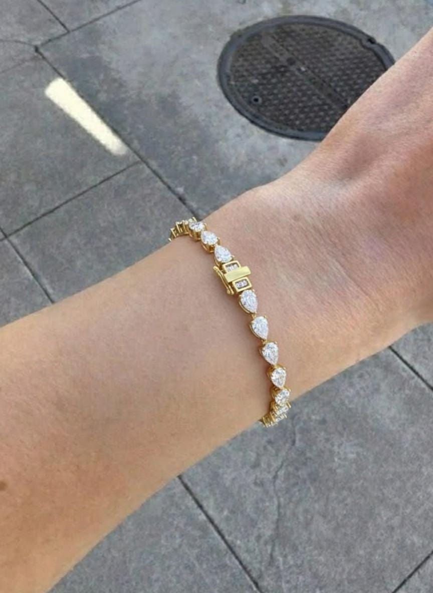 Pear Cut Lab Grown Diamond Tennis Bracelet