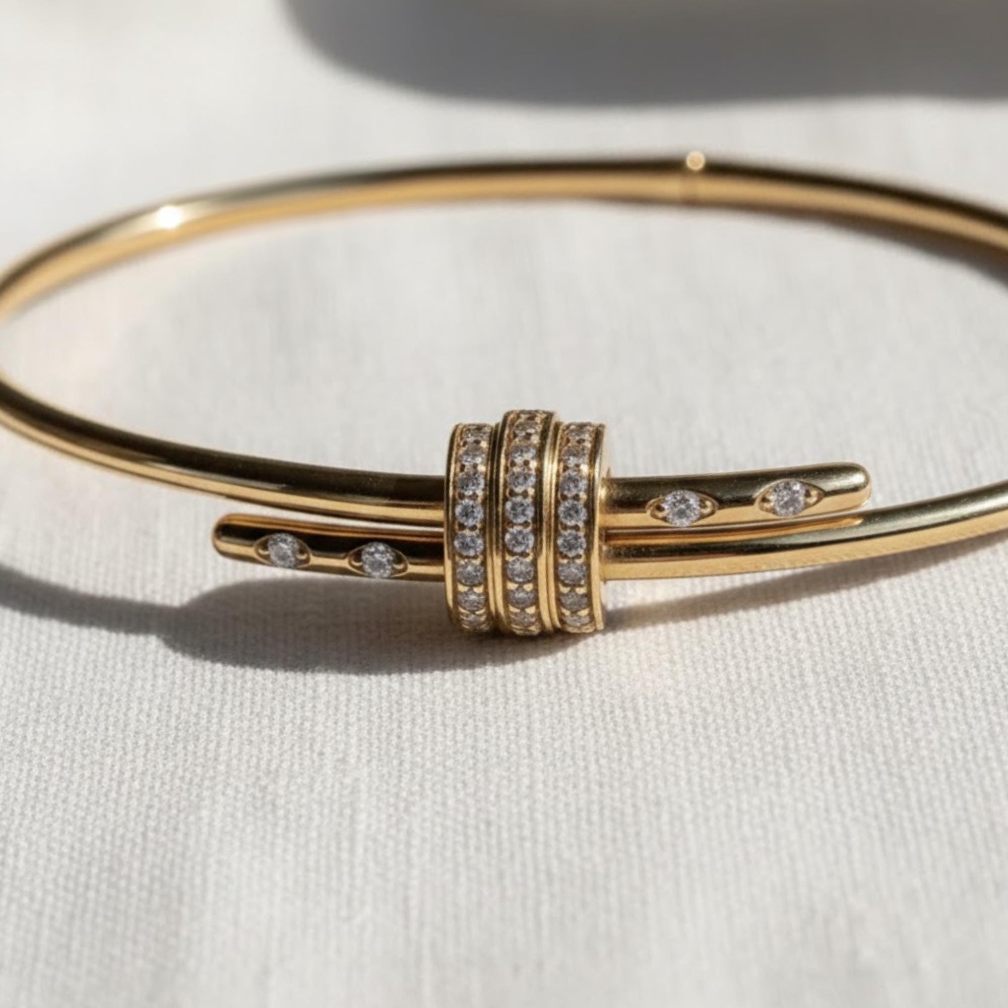 Round Cut Diamond Solid Gold Bangle Bracelet