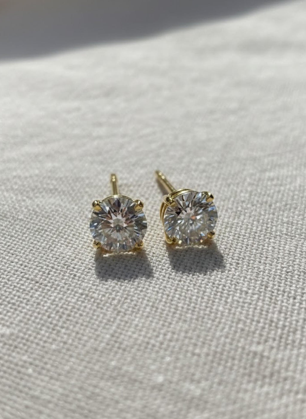 4 Carat Lab Grown Diamond Stud Earrings: F VS1, 14k Gold