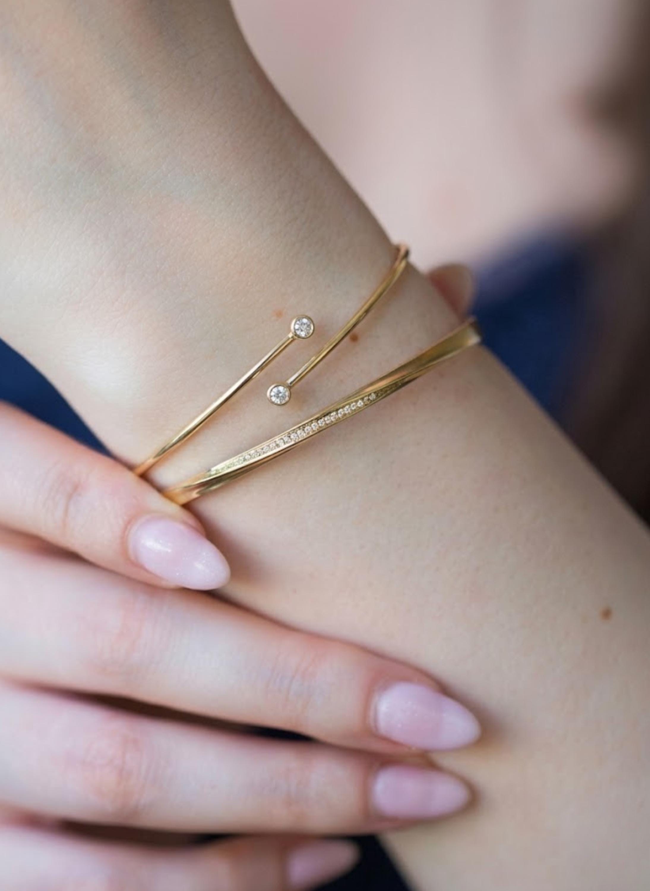 Round Cut Diamond Bangle Bracelet