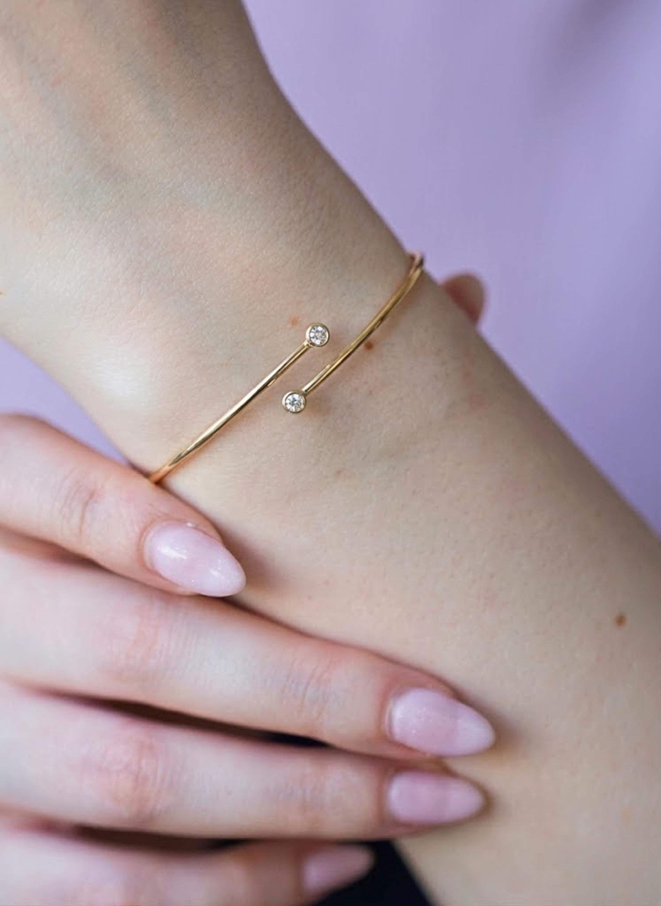 Round Cut Diamond Bangle Bracelet