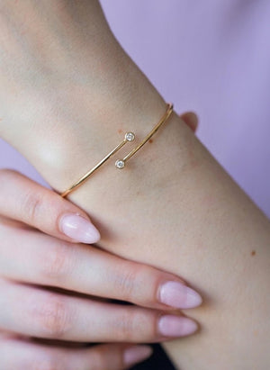 Round Cut Diamond Bangle Bracelet