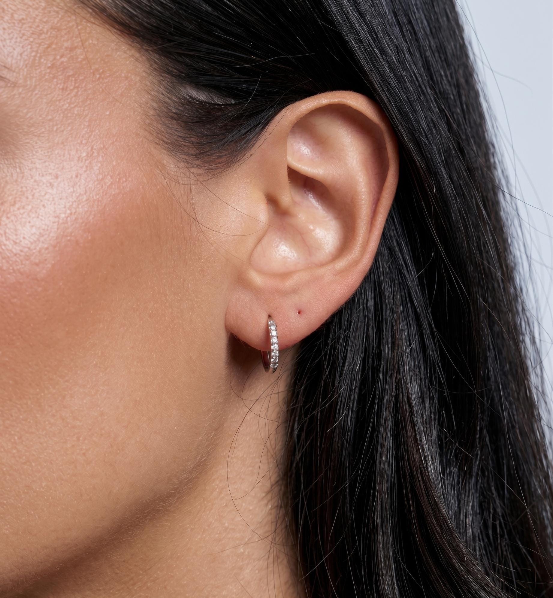 Round Diamond Hoop Earring in 14k