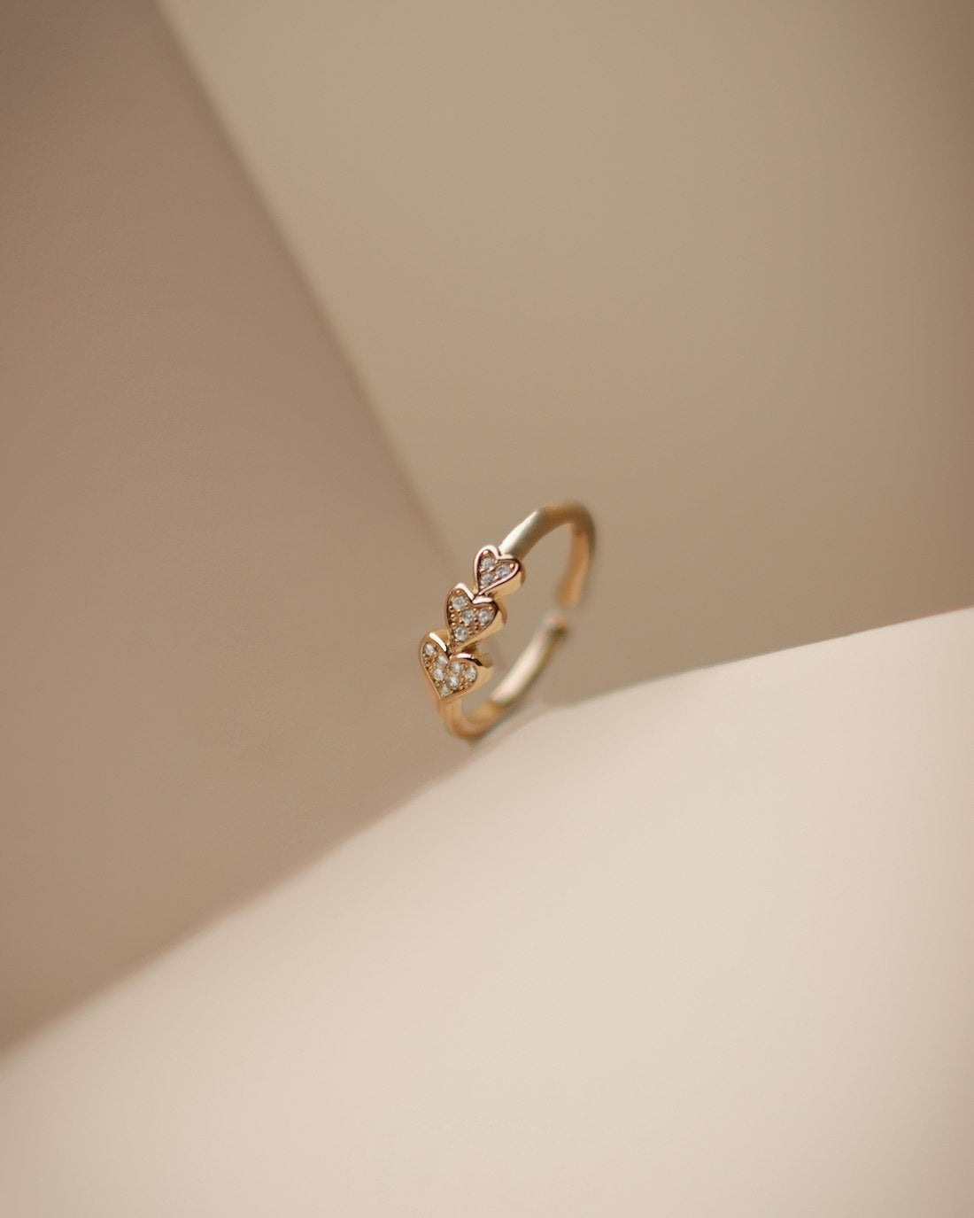 Aura Solitaire Ring